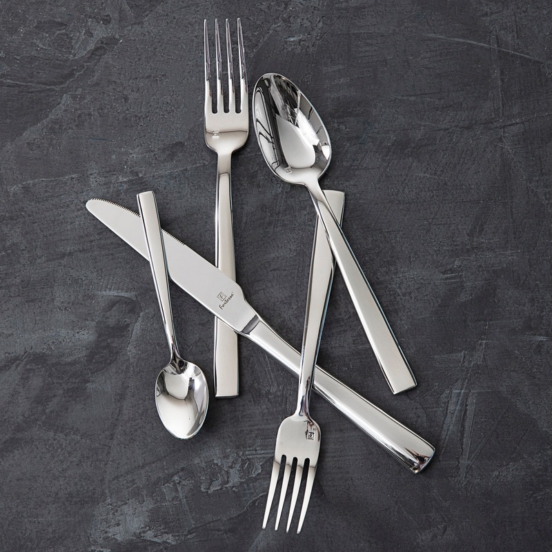 Fortessa 1.5.900.00.012 Catana 7 7/16″ 18/10 Stainless Steel Extra Heavy Weight Salad / Dessert Fork – 12/Pack