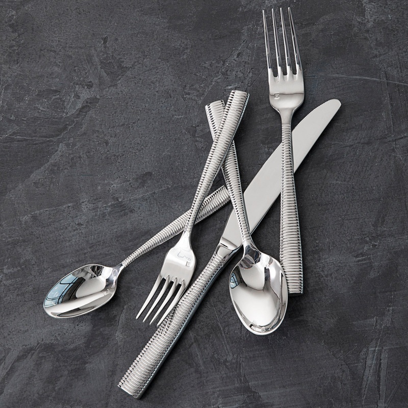 Fortessa 1.5.103.00.027 Ringo 9″ 18/10 Stainless Steel Extra Heavy Weight Serving Spoon