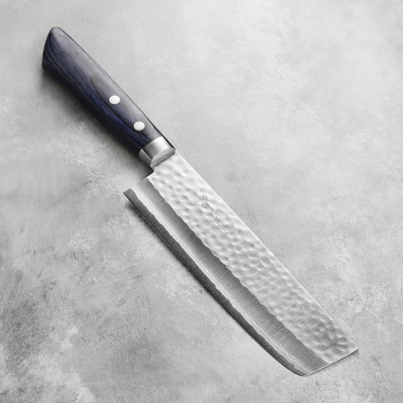 Masutani VG10 Hammered Damascus 6.7″ Nakiri, Blue Handle