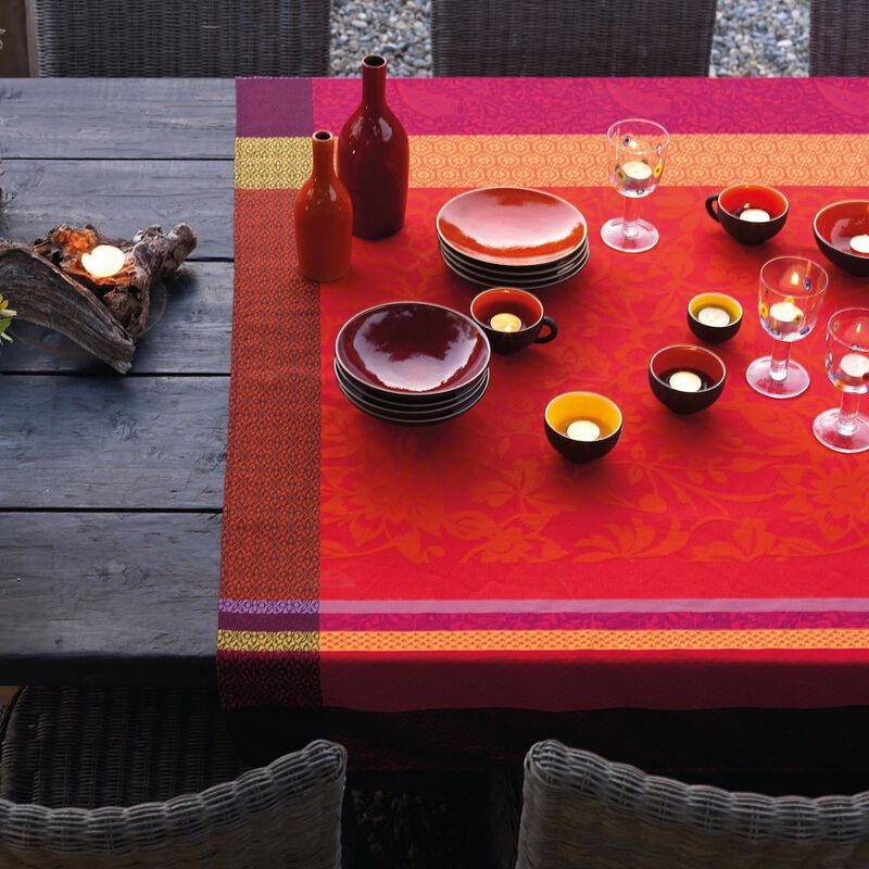 Le Jacquard Franais- Provence Strawberry Coated Cotton Tablecloth (69X98)