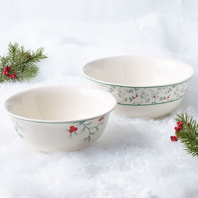 Winterberry Set of 2 Holly Nesting Serving Bowls