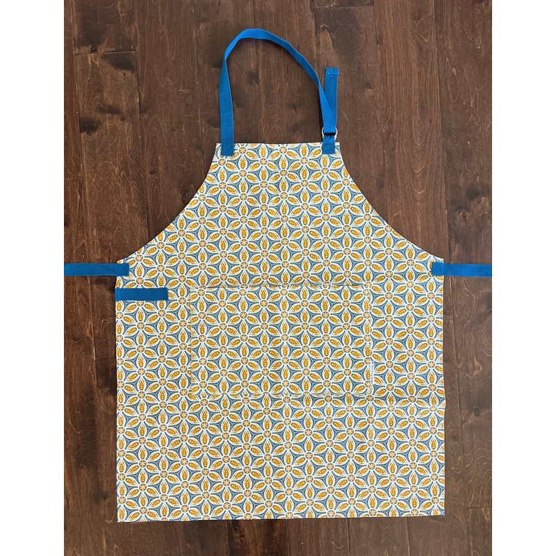 New Wing Studio- Adult Apron More Bees Please