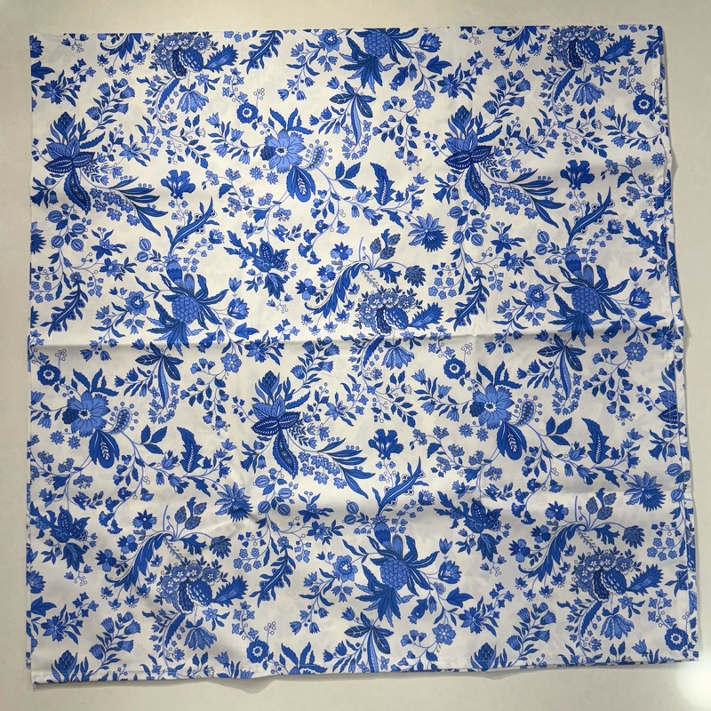 Le Cluny- Provence Versailles White & Blue Tablecloth (60″x 96″)