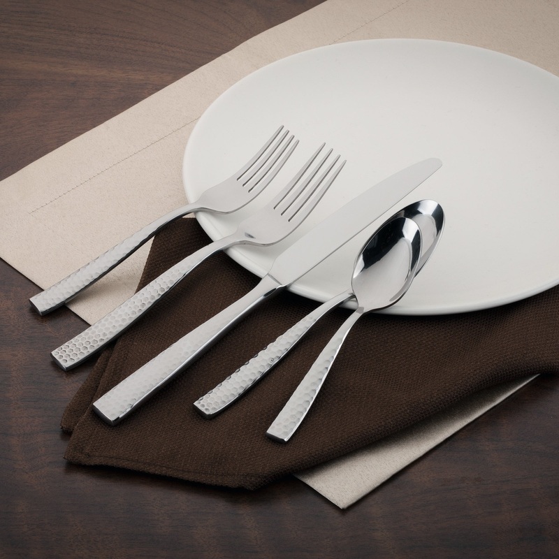 Walco 48051 Alps 7 15/16″ 18/0 Stainless Steel Heavy Weight European Dinner Fork – 12/Pack