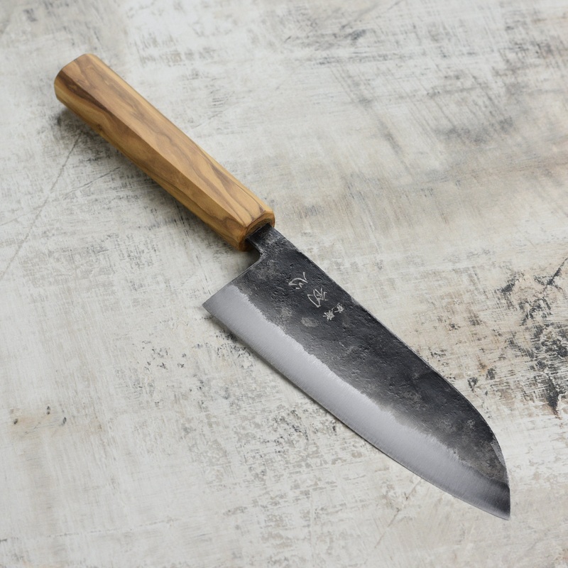 Hatsukokoro Kurogane Aogami #2 Kurouchi 6.5″ Santoku, Olivewood