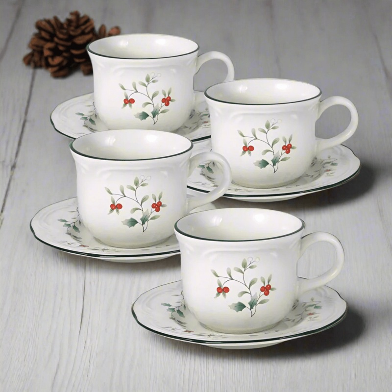 Winterberry Set of 4 Cups and Saucers