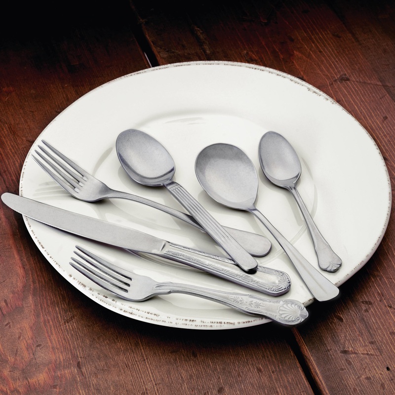 World Tableware 998 039 Farmhouse 8 1/2″ 18/0 Stainless Steel Heavy Weight European Dinner Fork – 12/Pack