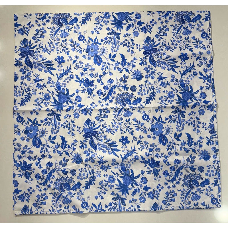 Le Cluny- Provence Versailles White & Blue Tablecloth (58″ Square)