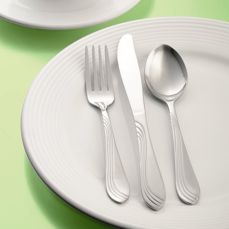 World Tableware Brandware 148 5262 Riva 8 5/8″ 18/0 Stainless Steel Medium Weight Dinner Knife – 12/Pack